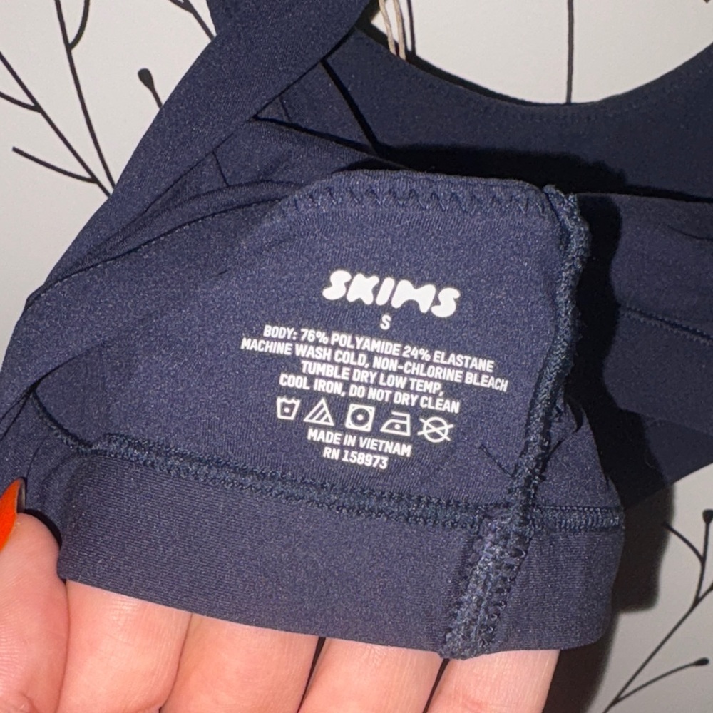 SKIMS Fits Everybody Scoop Bralette - Picture 4 of 6